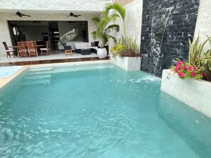 Utomhuspool