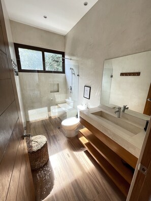 Shower, hair dryer, towels, soap - Luxury House Tomanoa/10pers/4Rooms/Pool/Jacuzzi (Tulum)