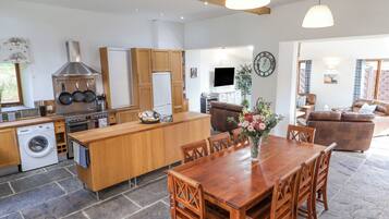 Cottage | Interior