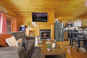 TV, fireplace, offices - Great View, Location, Studio Log Cabin, Hot Tub (Gatlinburg)