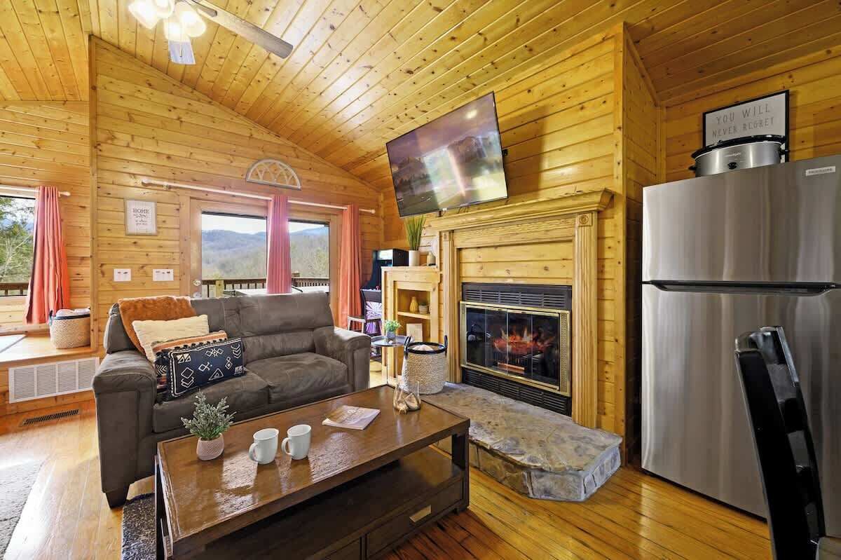 TV, fireplace, offices