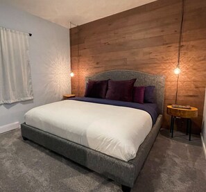 4 bedrooms, desk, travel cot, WiFi