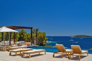 Indoor pool, outdoor pool, pool loungers - Brand New Villa/Amazing sea views/close to City and Beach/Heated pool/Sauna/Gym (Hvar)