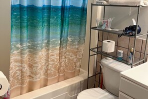 Family Apartment, 2 Bedrooms, Patio | Bathroom