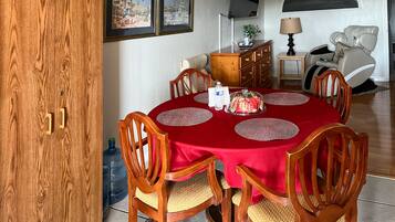 Family Apartment, 2 Bedrooms, Patio | In-room dining