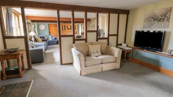 Cottage | Interior