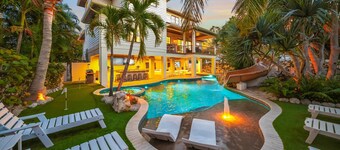 Steps to Beach/Siesta Village-Resort Pool w/Slide