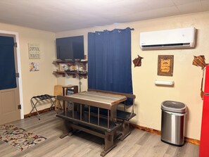 Interior - Lazy H Cabin Hyer Retreats LLC.  Sleep Eat and Fish!! on the 81mkr Warsaw MO (Warsaw)
