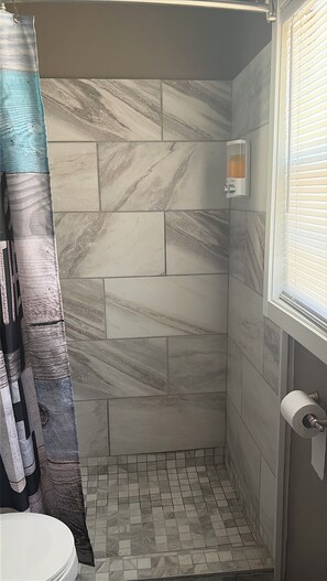 Shower, hair dryer, towels, soap - Lazy H Cabin Hyer Retreats LLC.  Sleep Eat and Fish!! on the 81mkr Warsaw MO (Warsaw)
