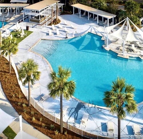 Stunning Completely Renovated Golf Course Villa