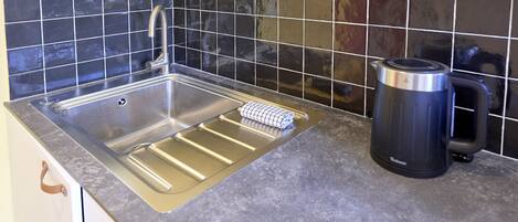 Frigorifero, microonde, forno, lavastoviglie