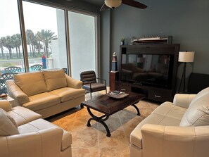 Smart TV, console per videogiochi, tavolo da calcetto