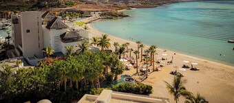 Oceanfront Villa Nautilus with Beach Club Access