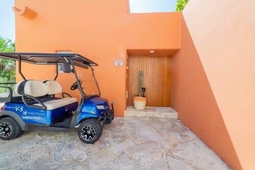 Oceanfront Villa Nautilus with Beach Club Access