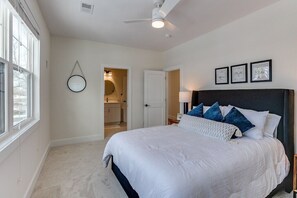 5 bedrooms, WiFi, bed sheets