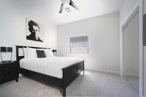2 bedrooms, desk, iron/ironing board, travel cot - PHX Retreat | 2 Bedroom 2 Bath Home in Historic Neighborhood (Phoenix)