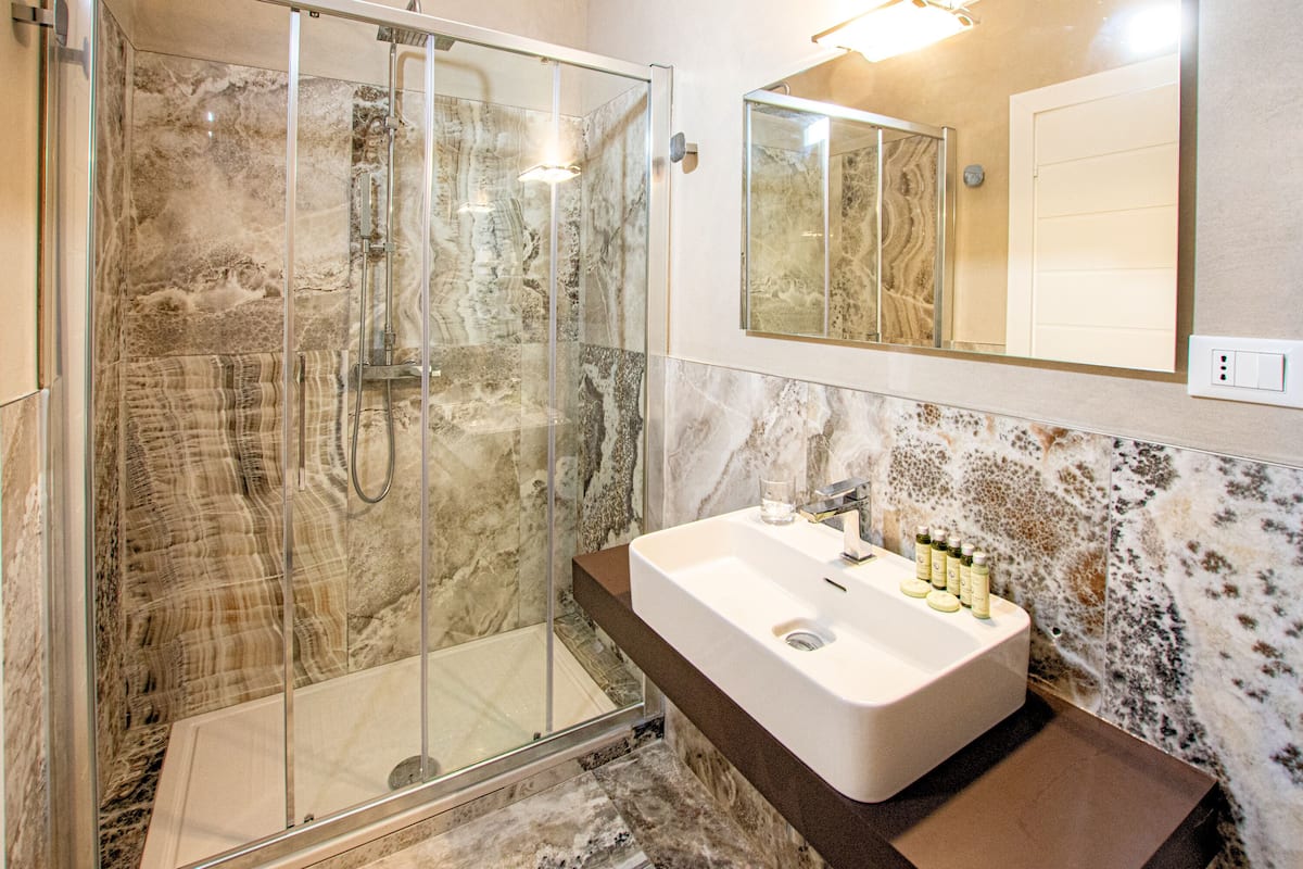 Bathroom | Shower, slippers, bidet, towels