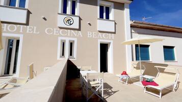 Premium-Doppelzimmer, Terrasse, Stadtblick | Terrasse/Patio