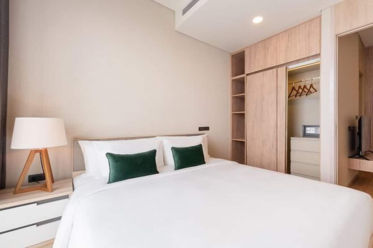 1 bedroom, in-room safe, desk, laptop workspace