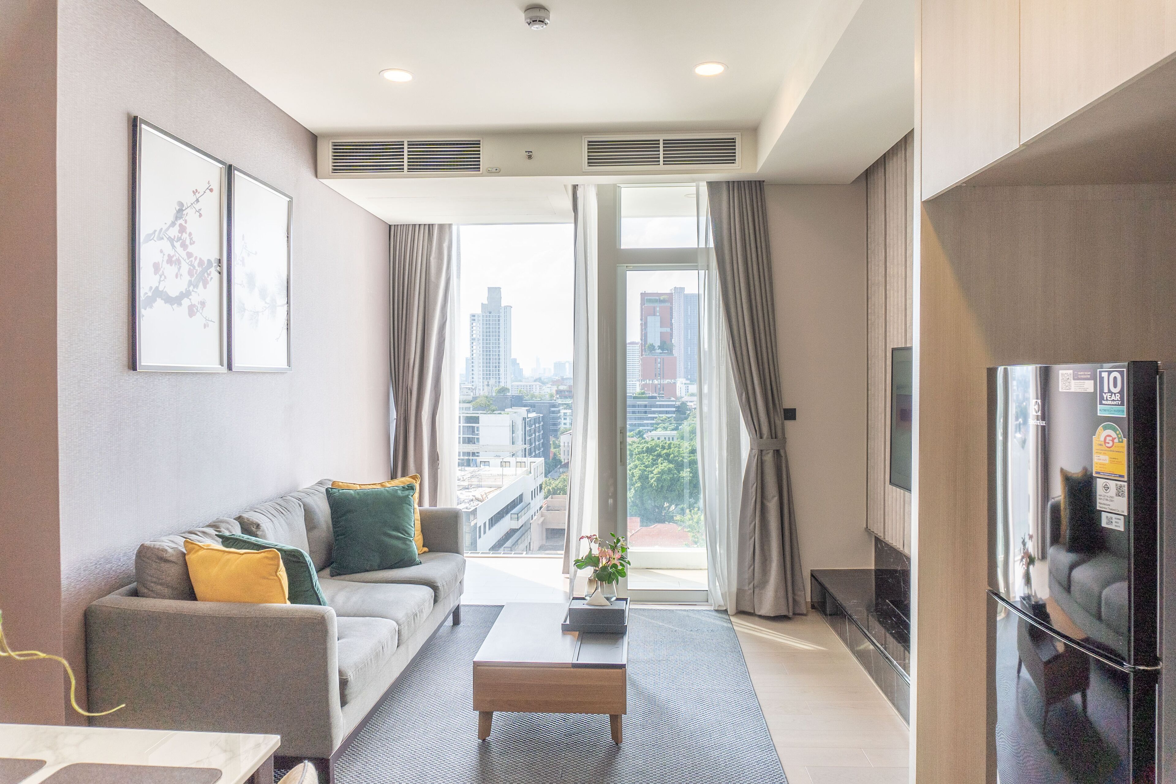 grand suite, 2 bedrooms, non smoking | 1 bedroom, in-room safe, desk, laptop workspace