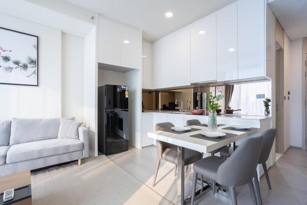 Grand suite, 2 slaapkamers, niet-roken | Een kluis op de kamer, een bureau, een laptopwerkplek