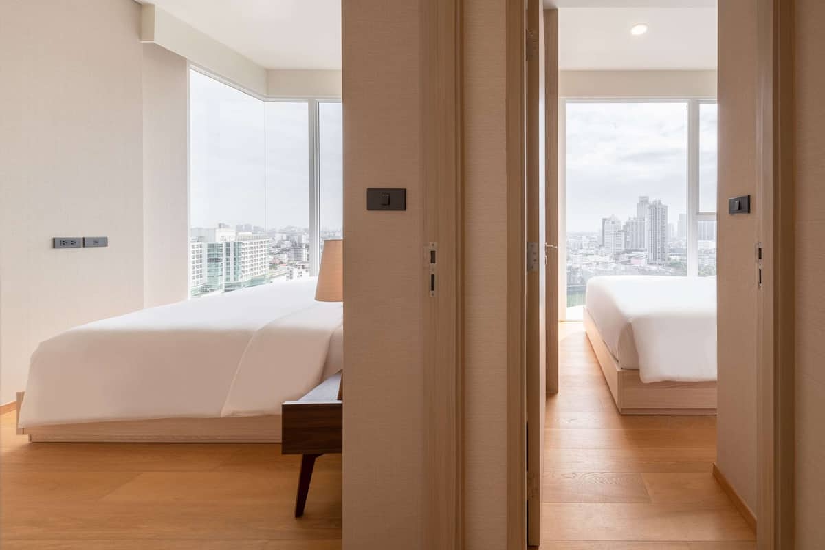 Suite, 2 camere da letto | 1 camera, cassaforte in camera, una scrivania, postazione laptop