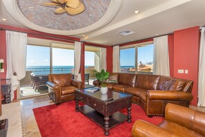 Smart TV, fireplace - Luxury Oceanview Penthouse. 2BR 2.5BA at Bella Sirena C-1003 (Puerto Peñasco)