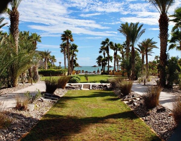 Property grounds - Luxury Oceanview Penthouse. 2BR 2.5BA at Bella Sirena C-1003 (Puerto Peñasco)