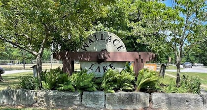 Large 4 Bedroom|Close to Airport & IX Center|Sleeps 10