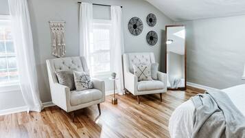 4 soveværelser, skrivebord, strygejern/strygebræt, weekendseng