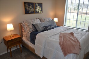 4 bedrooms, desk, iron/ironing board, free WiFi