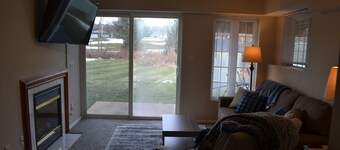 Spacious House near Granite Peak