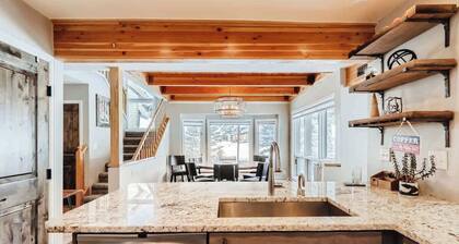 Ski/Golf Duplex-Views, Base of Mtn, Close to Lifts