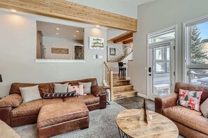 TV, fireplace, books, offices - Ski/Golf Duplex-Views, Base of Mtn, Close to Lifts (Copper Mountain)