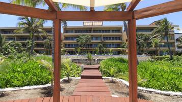 2 piscinas al aire libre