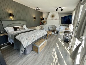 1 bedroom, free WiFi - Guesthouse Detached.Quiet Nbrhd.AC!New Firestck4TV (San Pedro)