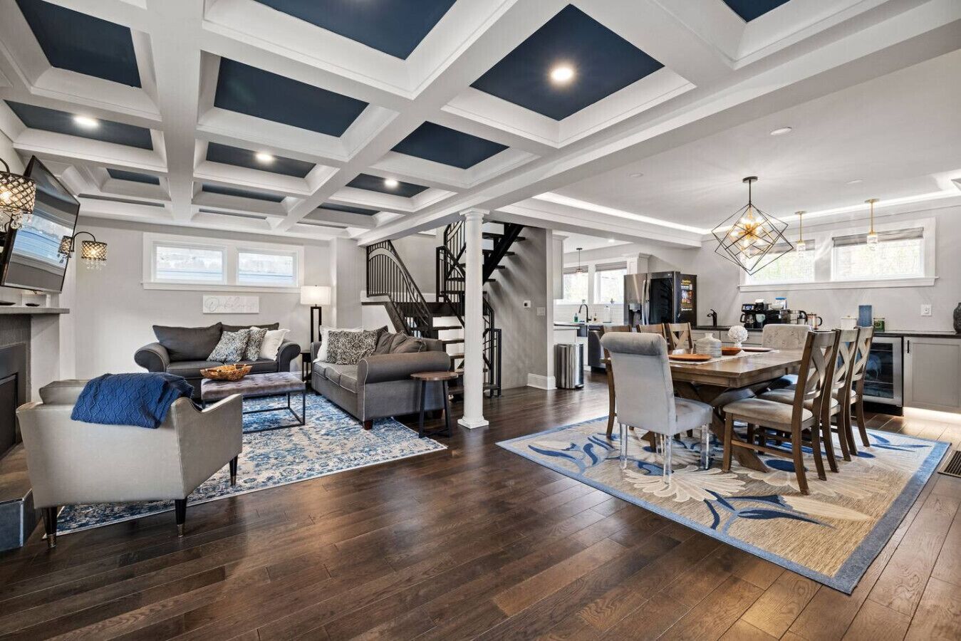 Smart TV, chimenea, videojuegos, estéreo