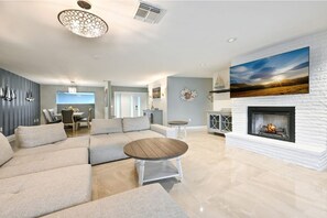 Smart TV, chimenea