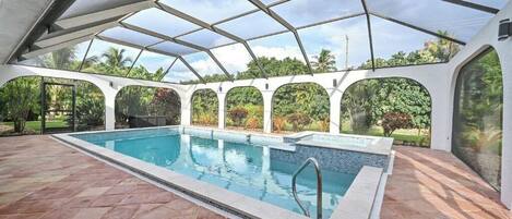 Piscine extérieure, piscine chauffée