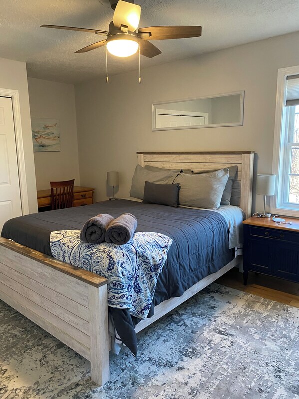 2 bedrooms, desk, iron/ironing board, free WiFi