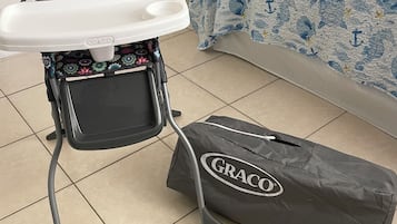 2 Schlafzimmer, Bügeleisen/Bügelbrett, Reisekinderbett, kostenloses WLAN