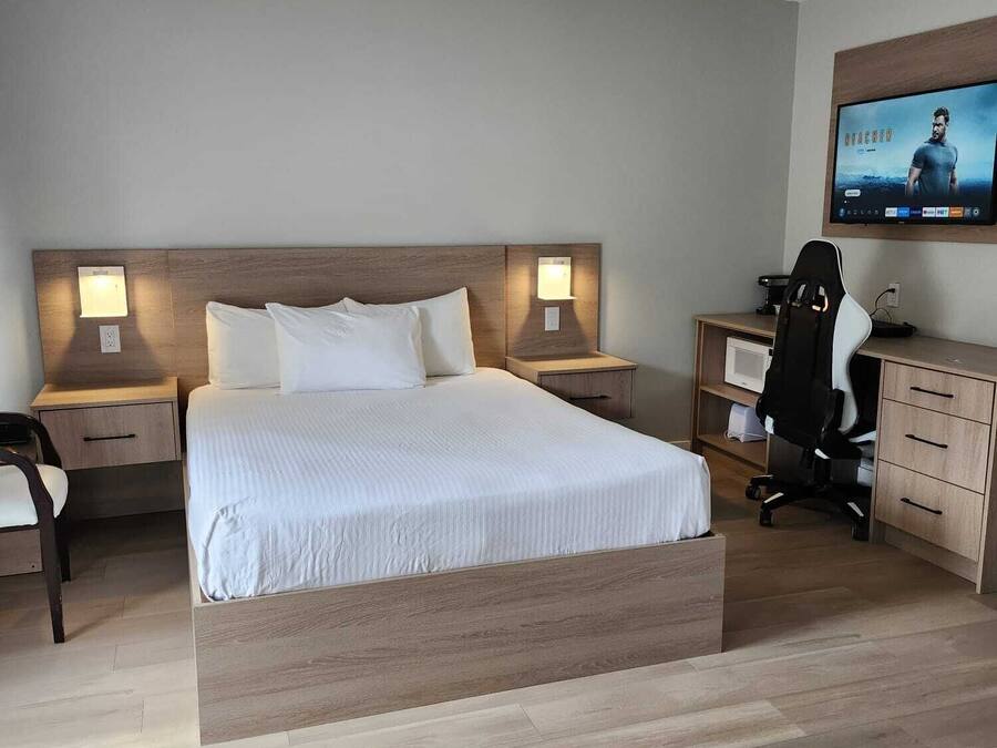 Comfort Single Room, 2 Bedrooms | Individually decorated, individually furnished, soundproofing, free WiFi