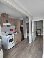 Comfort Single Room, 2 Bedrooms | Private kitchen | Coffee/tea maker, dining tables