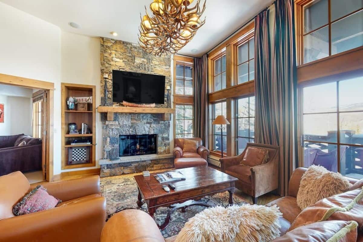 Ski-in/Ski-out Mountain Home - Breathtaking Views