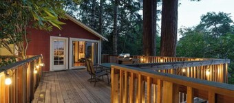 Lloyd's Lookout - spacious 3 bed retreat with stunning bay views