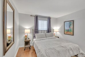 2 bedrooms, iron/ironing board, WiFi - Nash Condo 5min to Broadway! 2Bed/2Bath, Sleep 6 (Nashville)