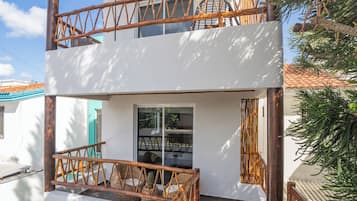 Deluxe Room | Terrace/patio