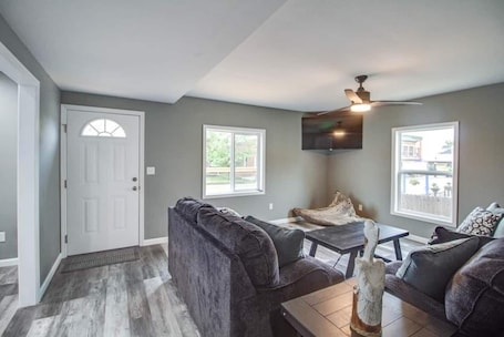 Smart TV. RAFTON INN VACATION RENTAL