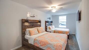 3 bedrooms, iron/ironing board, free WiFi, bed sheets