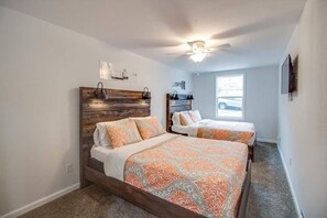 3 bedrooms, iron/ironing board, free WiFi, bed sheets